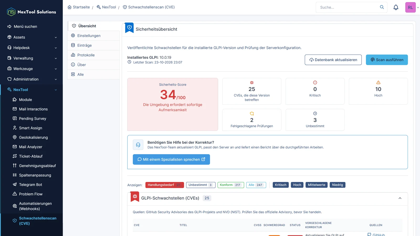 CVE-Scan-Dashboard in GLPI: Sicherheitsscore 34 von 100, CVEs der installierten Version, fehlgeschlagene Prüfungen und die Schwachstellenliste mit Schweregrad und korrigierender Version