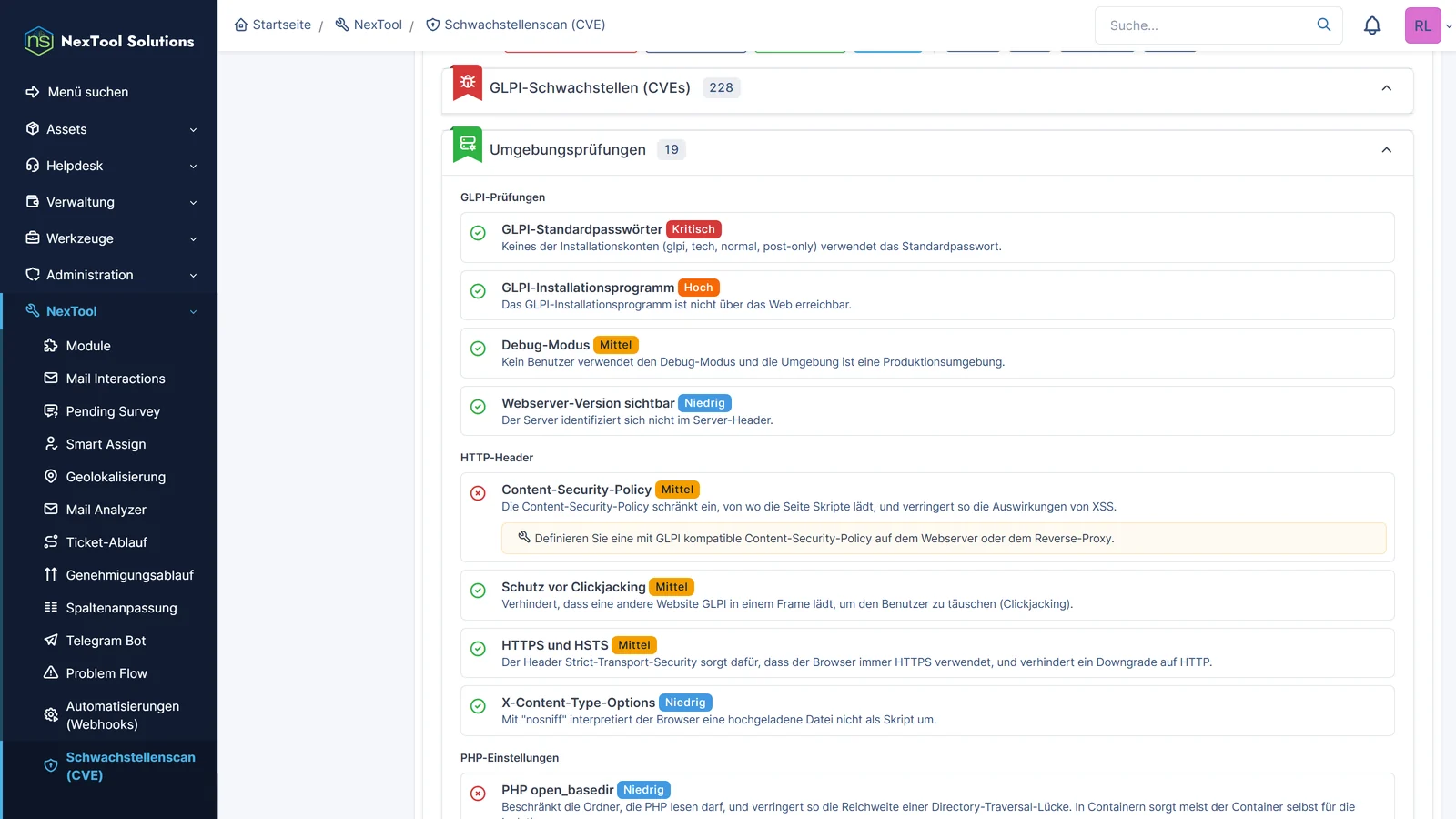 Umgebungsprüfungen in CVE Scan: Standardpasswörter, Installer, Debug-Modus, HTTP-Header und PHP-Einstellungen, jeder Fehler mit vorgeschlagener Korrektur