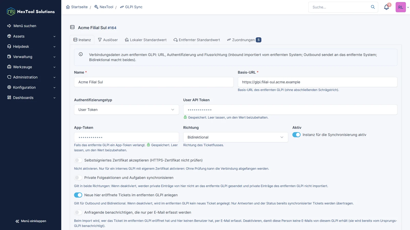 Einrichtung einer entfernten Instanz: GLPI-URL, verschlüsselt gespeicherter Token, bidirektionale Richtung und Optionen für Datenschutz und Ticketerstellung