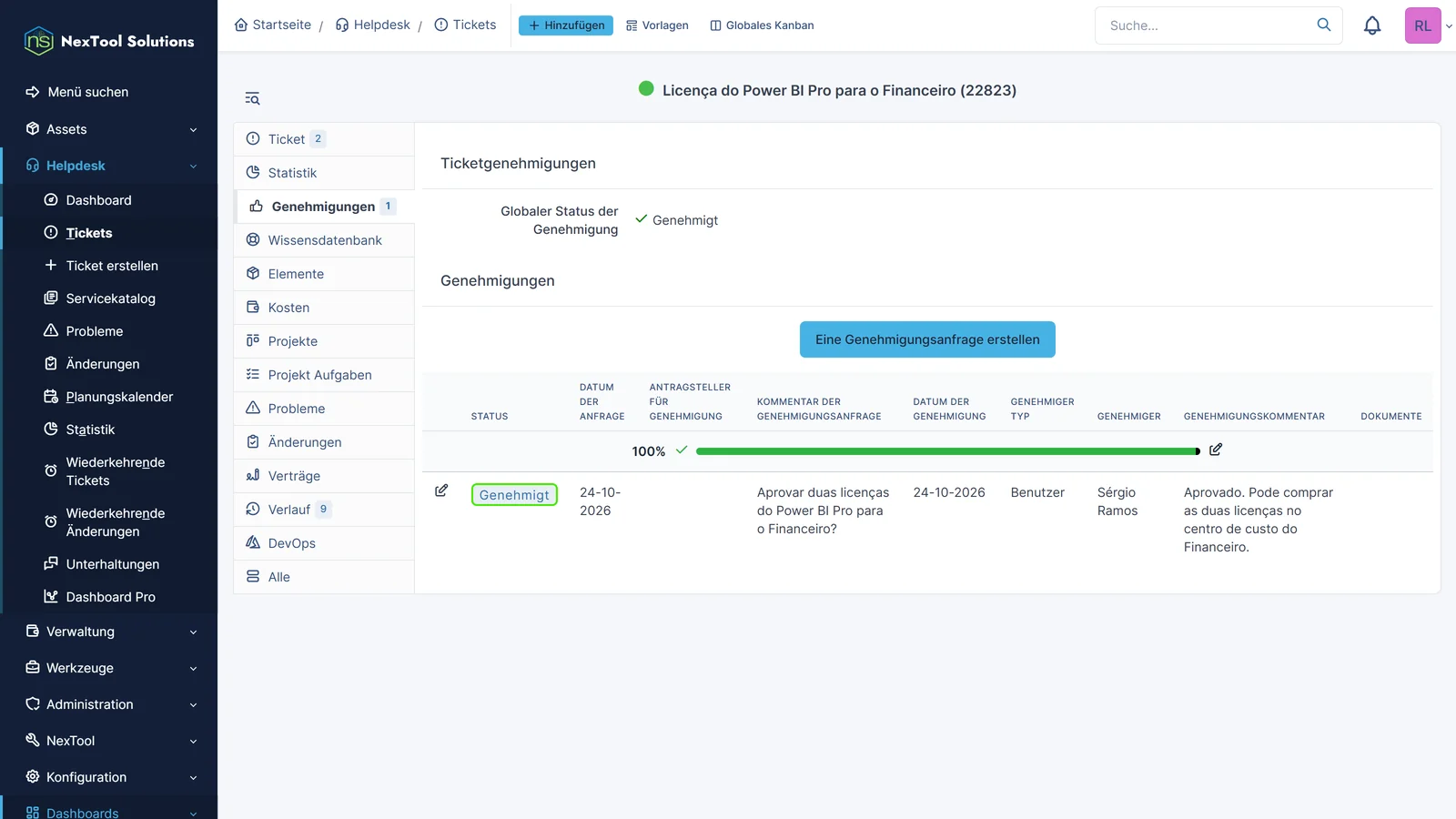 Registerkarte Genehmigungen des GLPI-Tickets mit der per E-Mail erteilten Genehmigung der Führungskraft und ihrem Kommentar, gespeichert wie eine Antwort im System