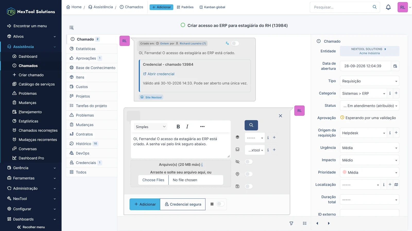 Resposta de um chamado no GLPI com o botão Credencial segura do Vault Send ao lado do Adicionar