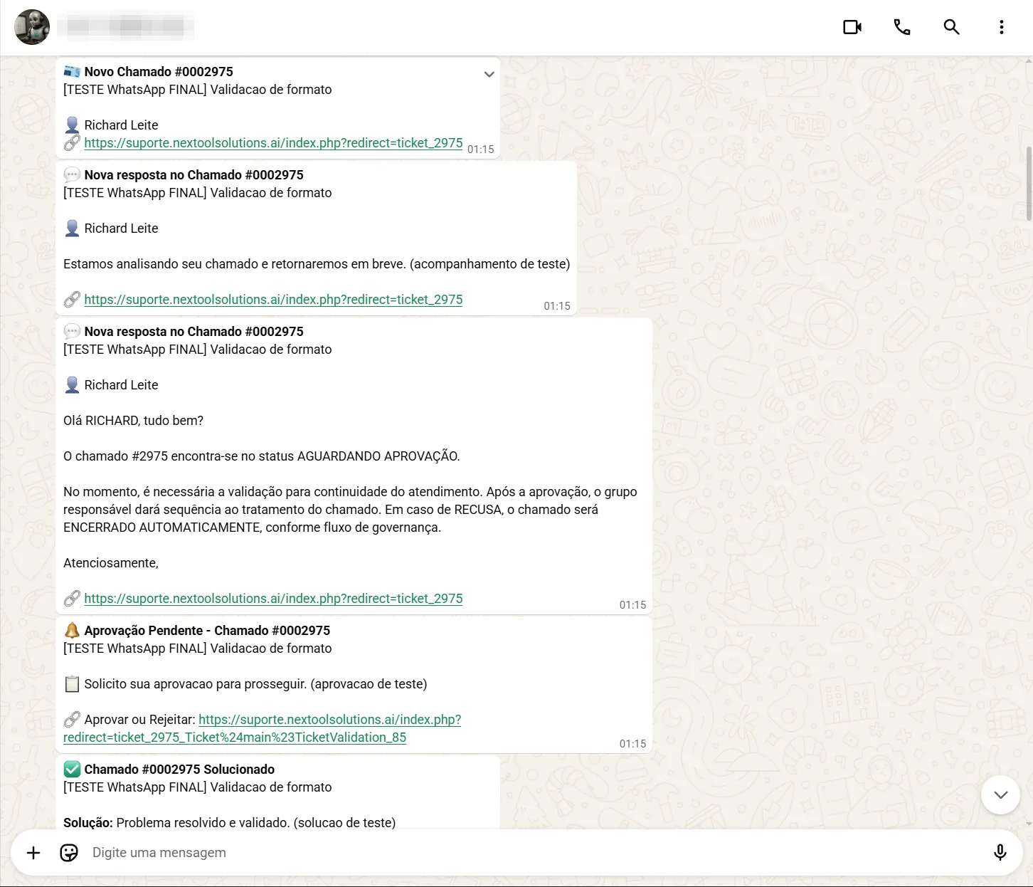 Ciclo completo do chamado no WhatsApp: novo chamado, resposta, aprovação pendente e chamado solucionado